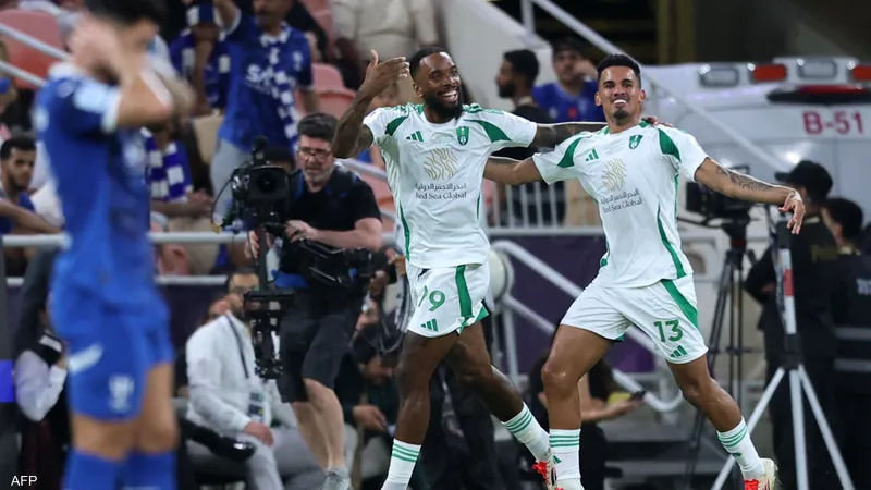 أهلي جدة يهزم الهلال بثلاثية.. ويتأهل لنهائي أبطال آسيا أهلي جدة يهزم الهلال بثلاثية.. ويتأهل لنهائي أبطال آسيا