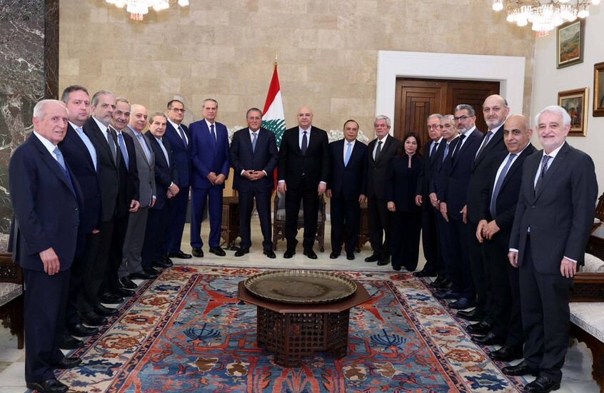 الرئيس اللبناني: إذا اعتقدت إسرائيل أنها بالتدمير ستحصل الأمن فهي مخطئة.. جربت ذلك قبلا دون نتيجة الرئيس اللبناني: إذا اعتقدت إسرائيل أنها بالتدمير ستحصل الأمن فهي مخطئة.. جربت ذلك قبلا دون نتيجة